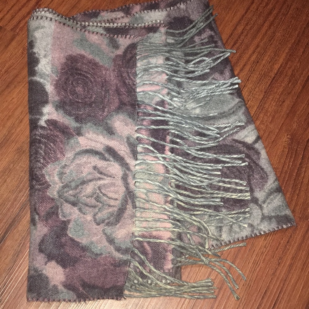 Cashmere scarf